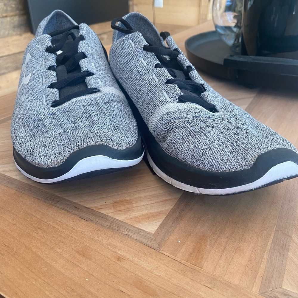 U N D E R   A R M O U R  running shoes